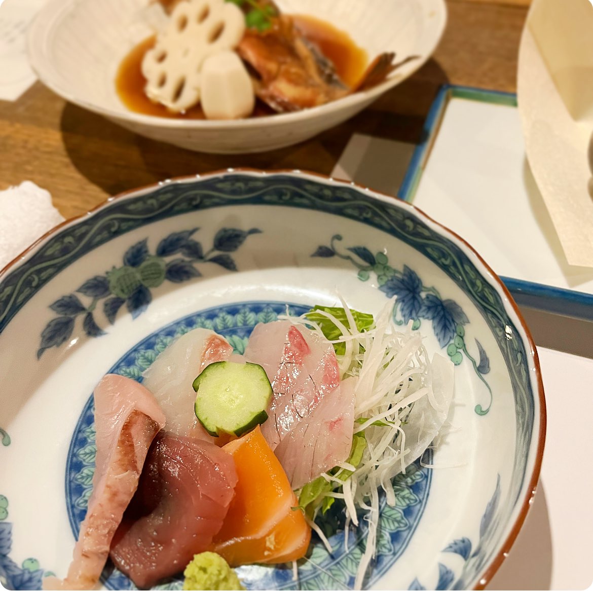 Keikmj's tweet photo. 旧職場での歓送迎会🌸
最初の1週間執務も捗らず無能な自分に嫌気が。鬱状態で「もう仕事行きたくないわ‥」通勤してたけど徐々に環境に適応できてる感触あり前進してます。毎日感謝の気持ちは絶対に忘れないことが自分の気持ちを上げてくガソリンになってるな‥と今思えます。
明日も頑張るぞ。 https://t.co/vuDewRhLqk