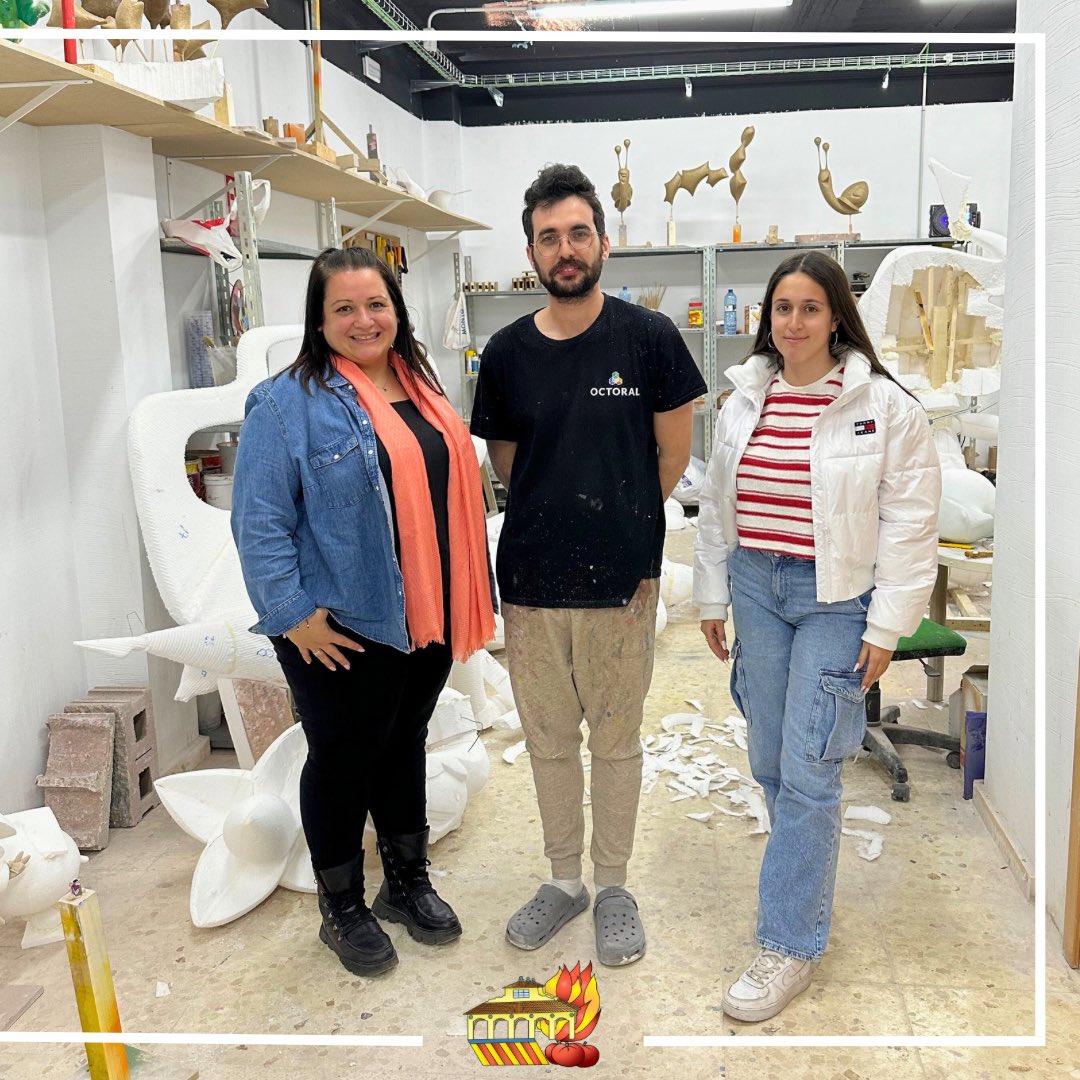 Fent camí cap al 2025. 

Vos fem saber que tenim nous artistes fallers. 
Falla infantil: Àlex López
Falla gran: Mauricio Moreira

Ja tenim ganes de vore les noves falles al taller. 

#falles2025 #falles25