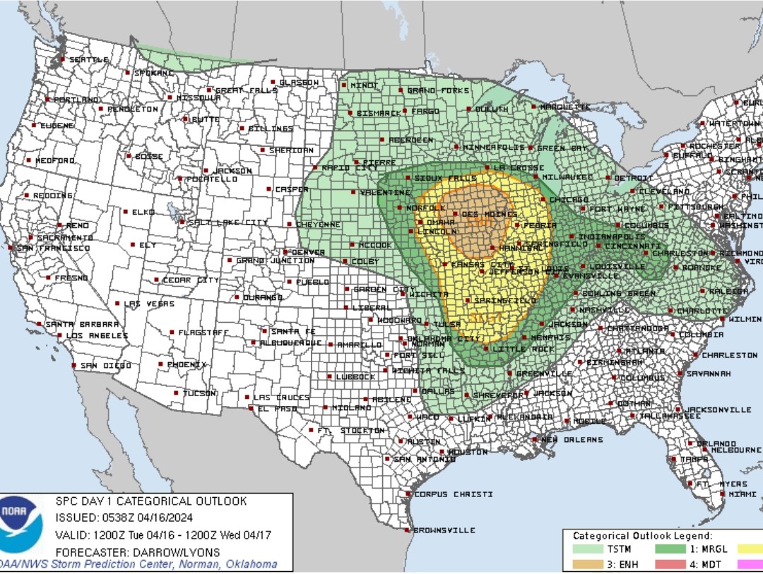 TimTheSpotter's tweet photo. Everything has remained consistent for today's outlook!

For Illinois it's looking like between 2pm and Midnight!

#ILwx #Weather #Skywarn https://t.co/hYTlbrYrrc