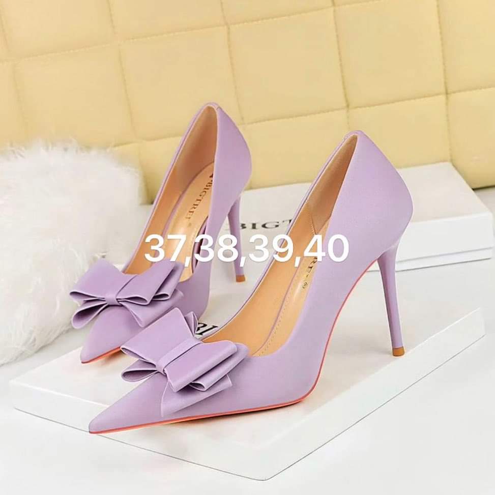 CollectionJn's tweet photo. Which shade of purple for you??
Purple isn’t just a colour it’s a statement 💜💜 it screams royalty and luxury 🔥
WhatsApp 0884426757 to grab yours. K38,000 each pair.
Visit our shop in area 47 sector 3, Lilongwe near SDA church
#ladyinpurple💜 https://t.co/sw5aUkspwp