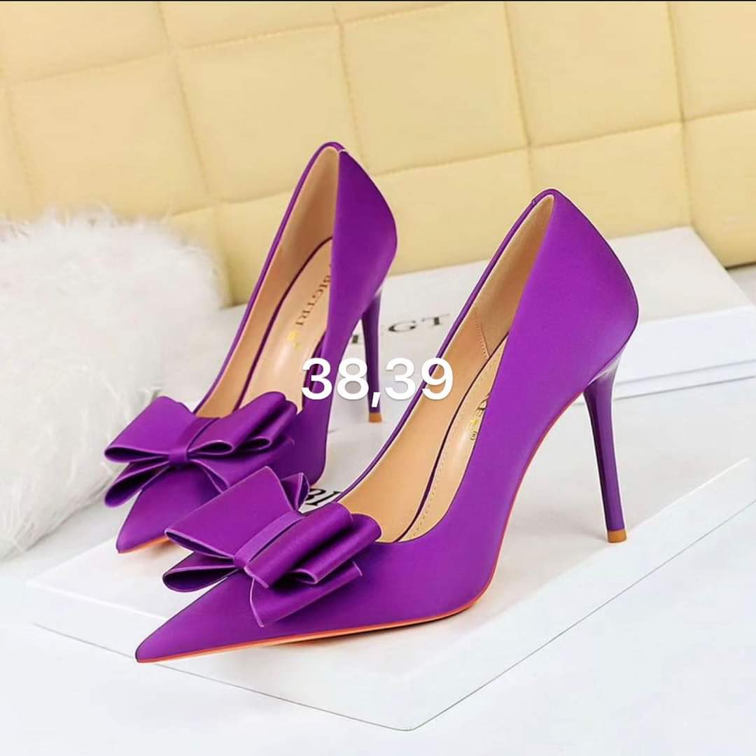 Which shade of purple for you?? Purple isn’t just a colour it’s a statement 💜💜 it screams royalty and luxury 🔥 WhatsApp 0884426757 to grab yours. K38,000 each pair. Visit our shop in area 47 sector 3, Lilongwe near SDA church #ladyinpurple💜