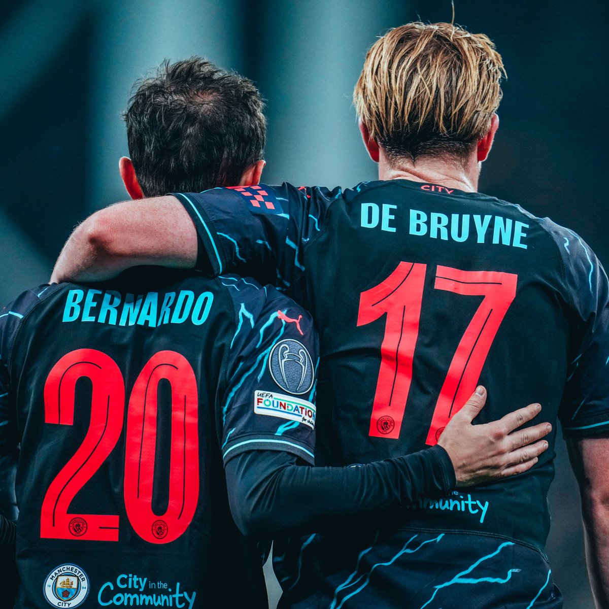 BERNARDO 💬 "Cuando Kevin está presente todo es diferente, es uno de los mejores jugadores de su generación. No podemos negar que somos mejores con Kevin. Es una gran empujón para nosotros que esté de vuelta".