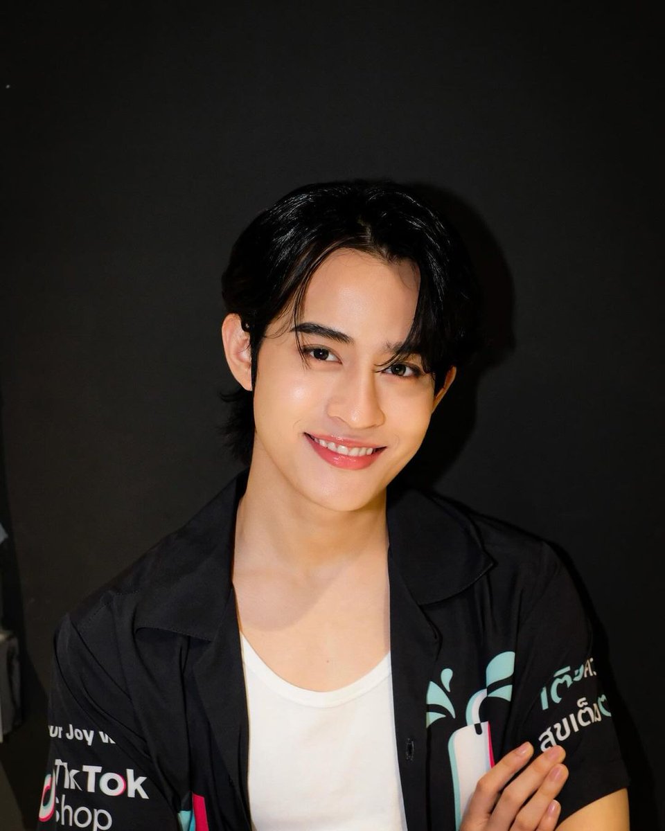 BTinnasitPH's tweet photo. — https://t.co/gxoepq2U8r IG Update

P'Tinnasit looking so good! ❤️

@BarcodeTin
#barcodetin
#Unit
🐻 https://t.co/23cnwIkYam