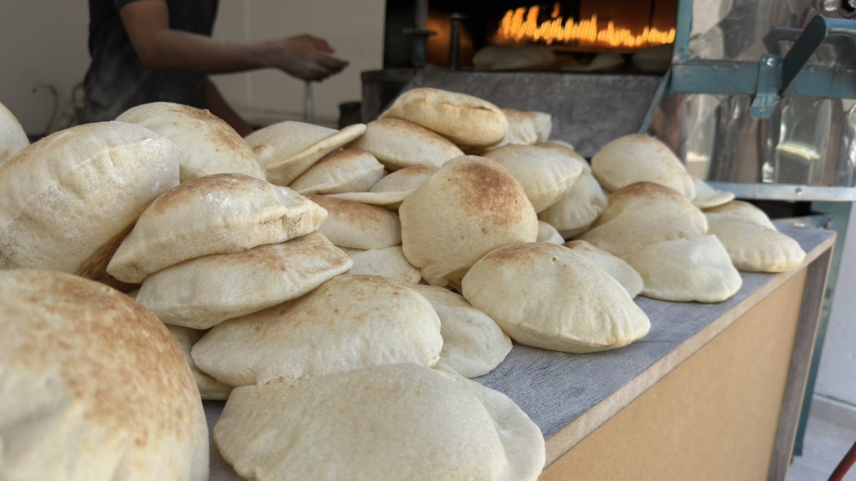 TalalinRoman's tweet image. Подошёл поздороваться — угостили эшами из печи) 

Один эш стоит один фунт — 2₽.