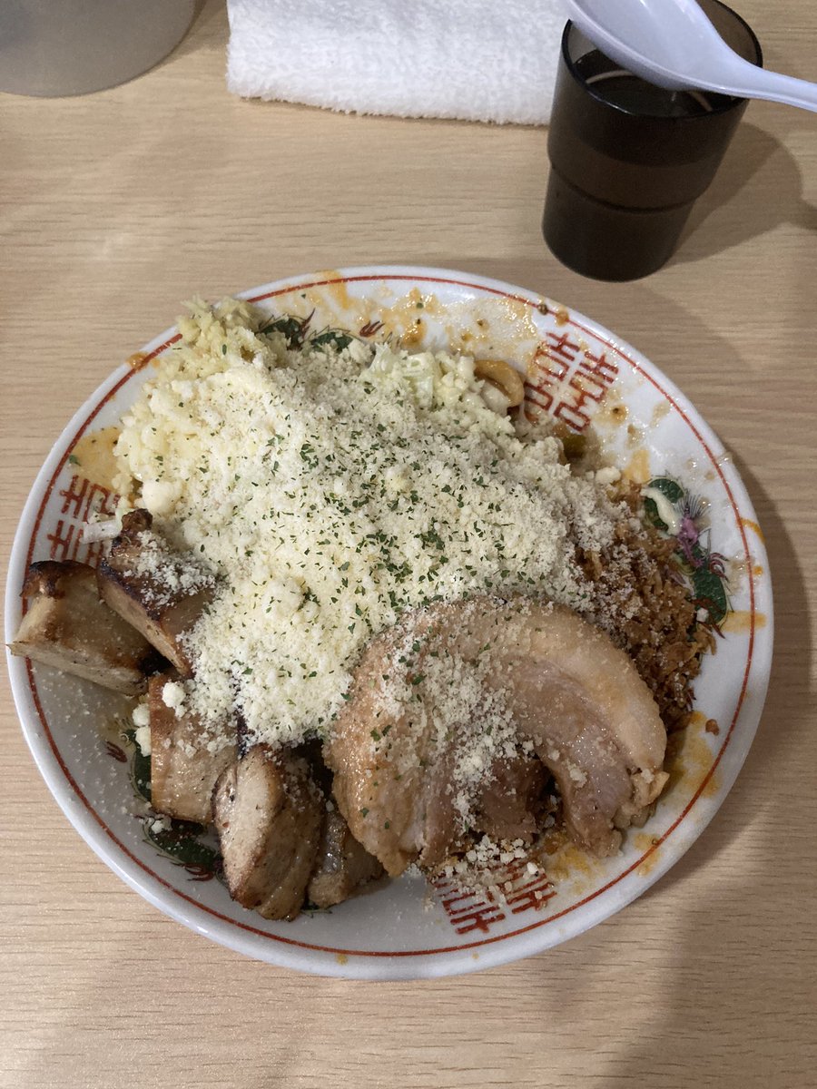 soshisGL's tweet photo. 自家製麺まさき
限定 ナポリタンTP肉増し 粉チーズ

まさきの限定はいつも想像を超えてくる。。
ナポリタンソースと極太麺が良く合う！！
🍄と🫑も良い味出してたなぁ。。
炭火焼きのコロチャーとナポリタンソースの組み合わせはここでしか味わえないから絶対食べてみて欲しい。。。

#自家製麺まさき https://t.co/4bSZu1e78r