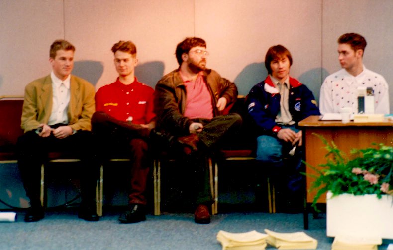 AntonioRamosGP's tweet photo. Top band here… 😬😂🇬🇧🏁
#Throwback 
@NeilHodgson100 @Jimwhit69 @MotoGPJules #RonHaslam @speedyhaydon https://t.co/PsC5YAN1Qv