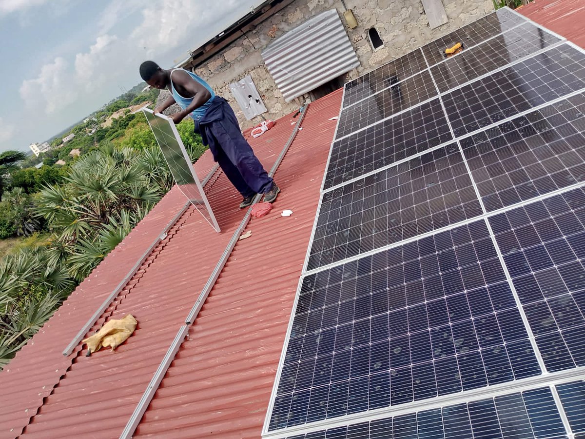 solibrium_ltd's tweet photo. You don't need a lot of cash to go #solar full  swing, we have friendly packages for everyone. Join the  evolution, shift to solar and say bye bye to huge power bills. Call us  through 0785 542 139. https://t.co/IIk6TxEhRp