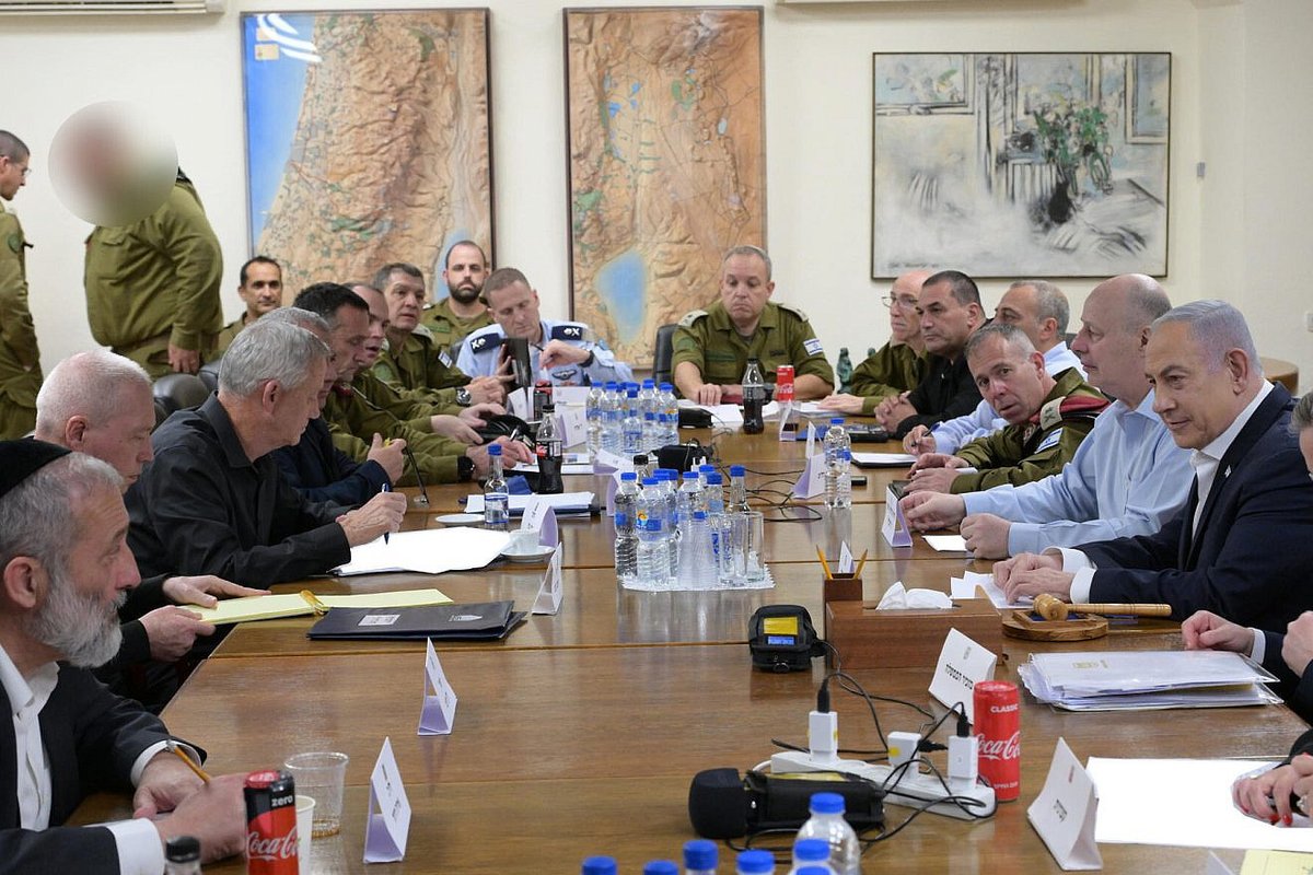 Israel’s War Cabinet favors retaliating to Iranian attack jewishledger.com/2024/04/israel…