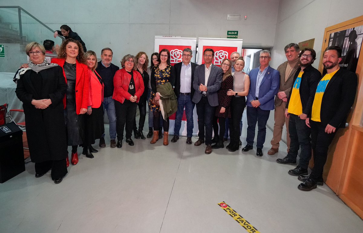 OctubreFICH's tweet photo. Hace unas semanas recibimos el Premio Juan Cuenca que otorga el @PsoeGranada

Muchas gracias por el reconocimiento ❤️

Nos llena de energía para seguir trabajando en las próximas ediciones ⚡

#FICH #Granada #premio #premios #juancuenca https://t.co/OuXqSlZM88