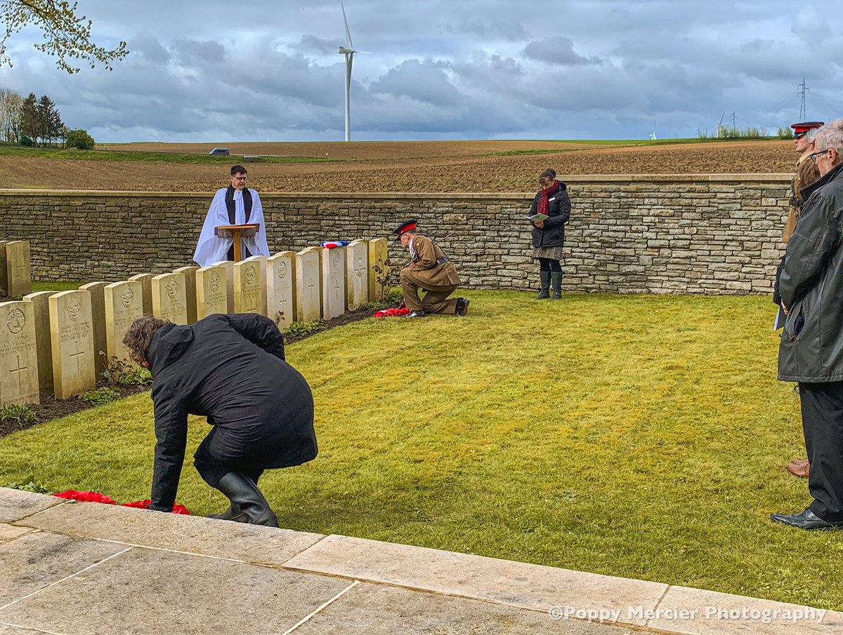 A couple of photos from today’s @CWGC rededication at Achiet le Grand for Pte George Galloway. Previously missing, a new headstone marks the location he was originally buried in 1916. 
#fww #somme #battlefields #LestWeForget