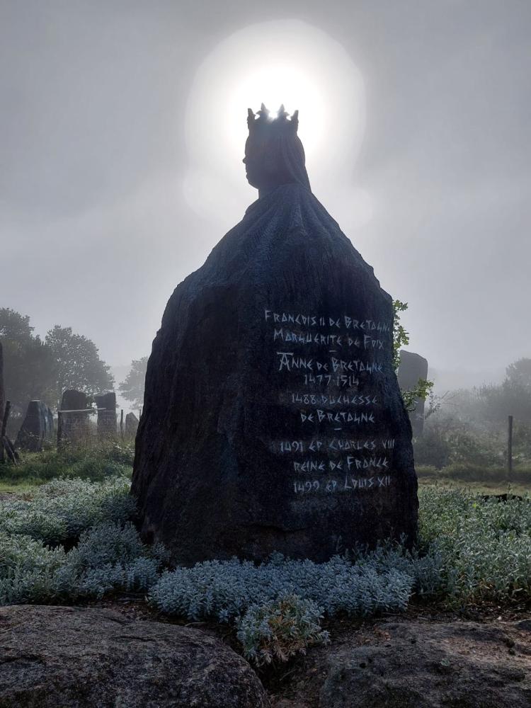 Les Braises de la Rencontre, le 5 mai 2024, sur le parc de sculptures mémorial de MAB Koad Sav Pell ! [Communiqué de presse de MAB, Musée Archipel Breton] dlvr.it/T5ZRzk