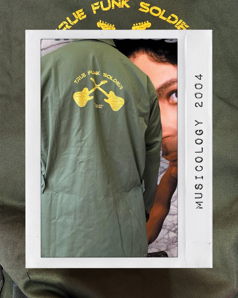 RockItPoolePRN's tweet photo. True Funk Soldier? If you've been enjoying the Musicology 20th Anniversary here's your chance to own an ORIGINAL #Musicology 2004 #TrueFunkSoldier Military Jacket in MINT Condition AS NEW
https://t.co/ijwfq91GJa
#Prince #Prince4Ever #PrinceTour #PrinceLive #PrinceFamily https://t.co/oQ0o6U64jU