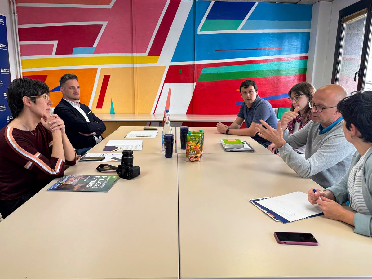 Avui renovem l'acord de col·laboració d'<a href="/aiguesbcnclient/">Aigües de Barcelona</a> amb la <a href="/CaminsFundacio/">CAMINS. Fundació Social Escola Pia</a> 

Junts impulsem el projecte #SembrantOcupació per millorar l'ocupabilitat de #joves  que han estat tutelats o han migrat sols.

Compromís #BarriaBarri a la nostra estimada ciutat de #Barcelona.