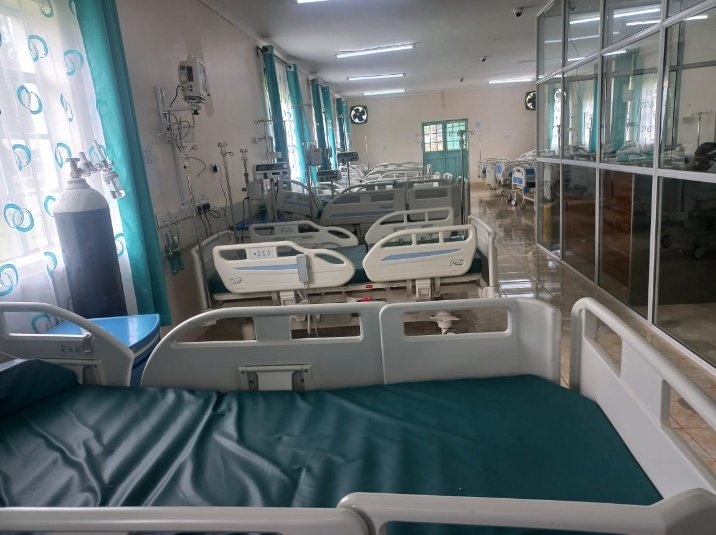 Kivutss's tweet photo. The revolution will be televised !!
Nothing to lose but the chains !
No retreat, no surrender !
It is now or never !!!
#DoctorsStrikeKE
#SayNoToSalaryReduction
#DoctorsDeserveBetter
#CBAforKenyans
#ImplementCBA2017 https://t.co/NPekW3GPSW