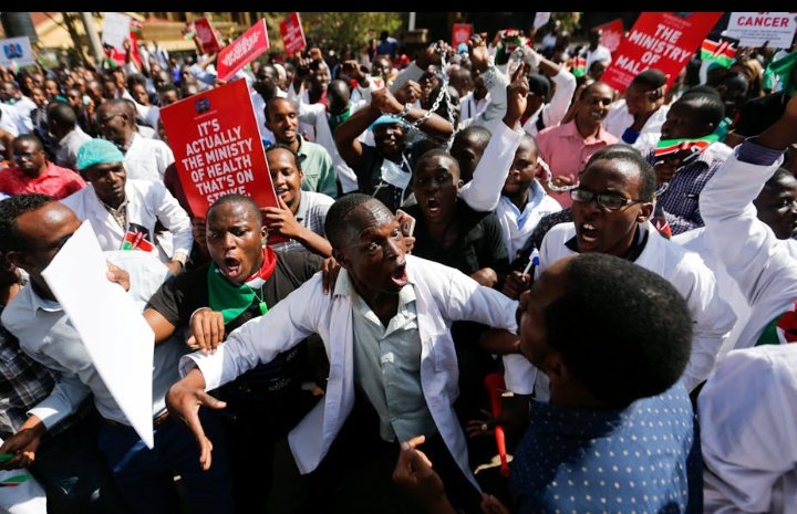 Kivutss's tweet photo. The revolution will be televised !!
Nothing to lose but the chains !
No retreat, no surrender !
It is now or never !!!
#DoctorsStrikeKE
#SayNoToSalaryReduction
#DoctorsDeserveBetter
#CBAforKenyans
#ImplementCBA2017 https://t.co/NPekW3GPSW