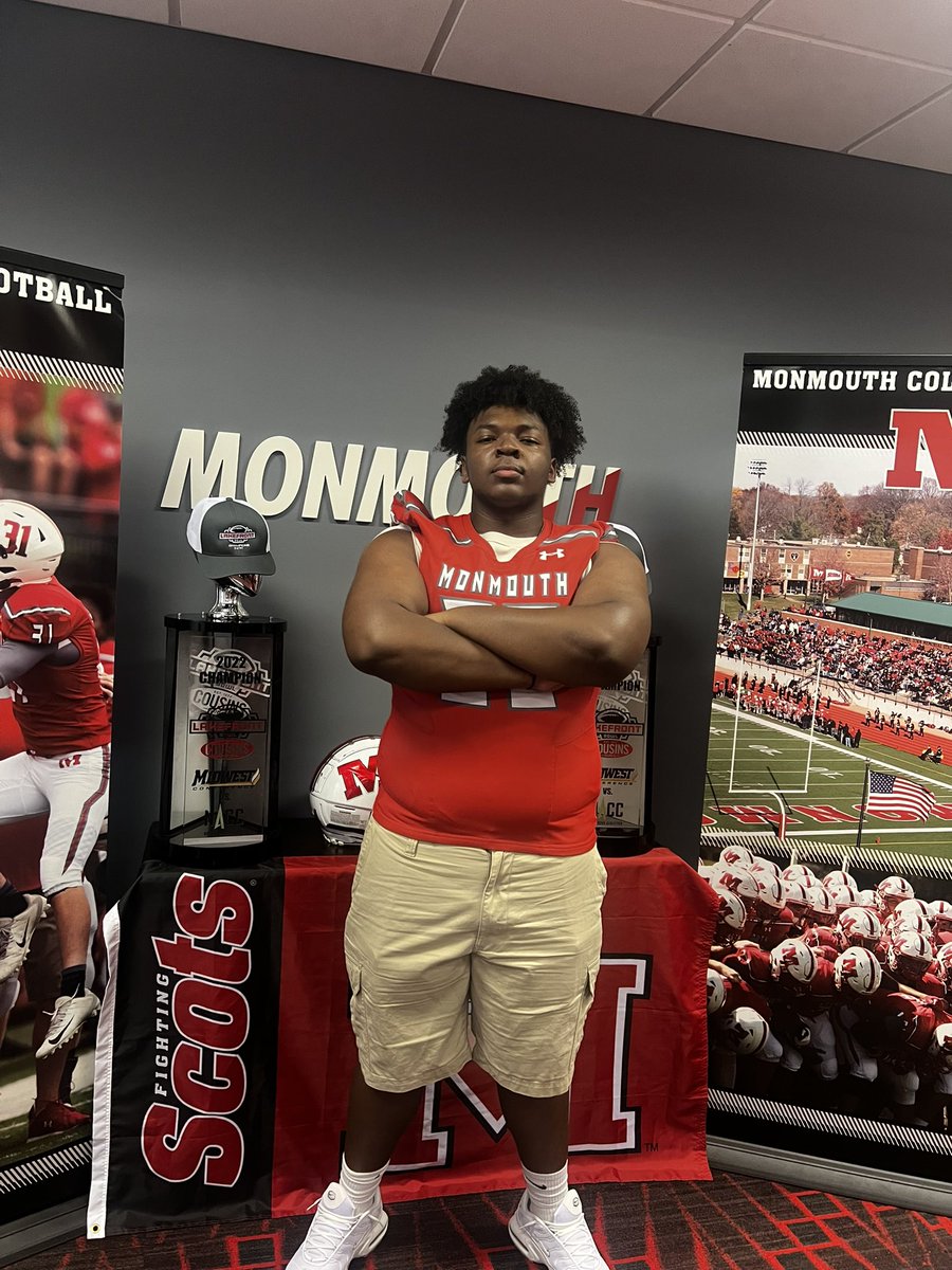 Had a great day at <a href="/RollScotsFB/">Monmouth College Football</a> Junior day! ❤️🤍
Thanks Coach <a href="/CoachN8Graham/">Nate Graham</a> for the invite!