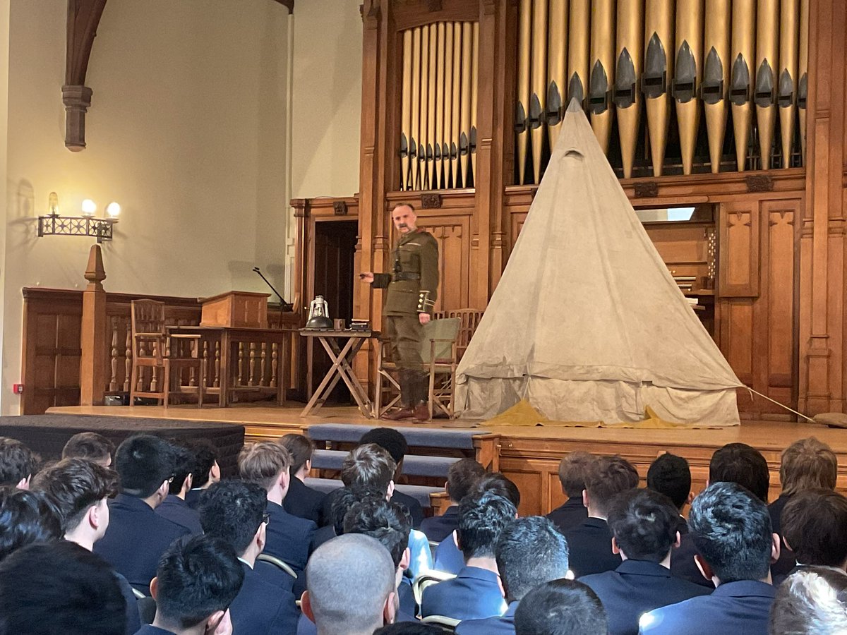 This morning, Year 10 watched a performance of Mr Owen’s Pocketbook, which superbly encapsulated WWI sentiment, from jingoistic fiendish patriotism, sardonic criticism and a final sense of futility. This piece will inspire their next piece of imaginative writing - we can’t wait!