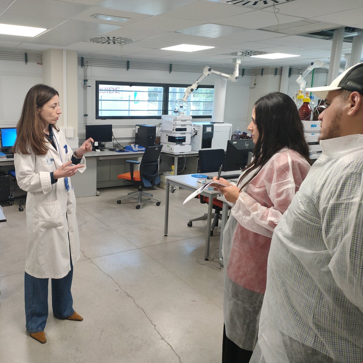 IMDEA_Agua's tweet photo. Ayer recibimos la visita de dos participantes en el Programa Puentes de Talento, promovido por el @iLABMadrid del Ayuntamiento de Madrid y que pretende introducir a profesionales de Iberoamérica en el ecosistema de innovación de Madrid.
+info: https://t.co/BEsQfgqM3H https://t.co/PFvPxz2XtU