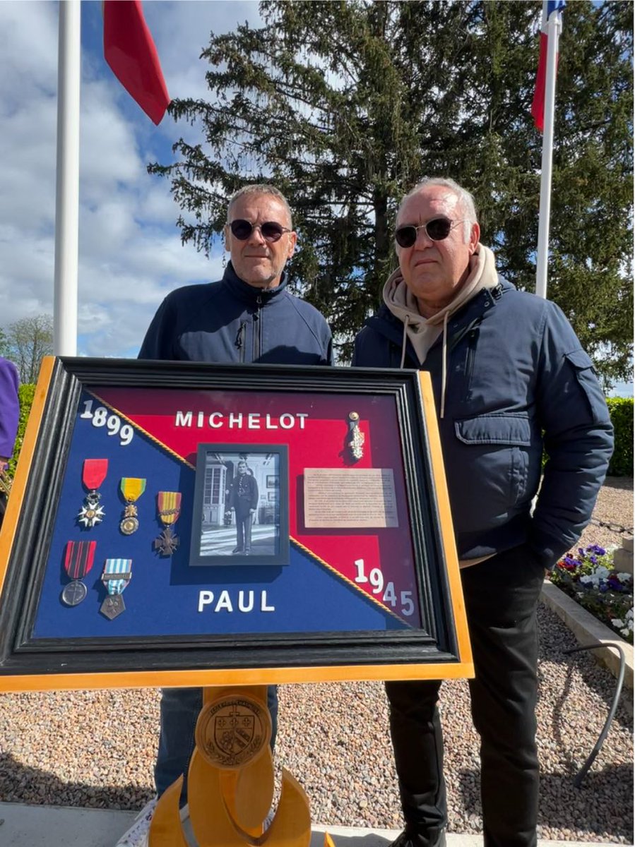 🏛|Cérémonie au monument aux morts de Saint-Rémy en hommage à Paul Michelot, parrain de la 520ème promotion de l'école de gendarmerie de Chaumont. ➡️ Héros de la Grande Guerre, Résistant pendant la Seconde, il fut capturé par la Gestapo et mourut en deportation le 14 avril 1945.