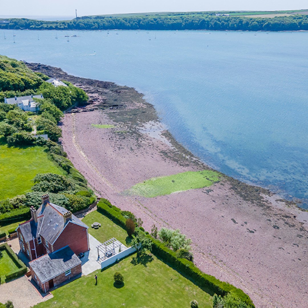 Would you stay at Musselwick House?⁠
⁠
Set in rural St Ishmaels, this home boasts pretty original features & a spacious garden 🏡 Available from 25/05 for #HalfTerm ☀️ 2025 dates available too!⁠

👉️ l8r.it/9kcR
⁠
#visitpembrokeshire #visitwales #coastalcottages