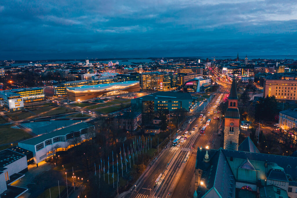 Tiivistämme yhteistyötä @HelsinkiPoliisi kanssa lasten ja nuorten hyvinvoinnin lisäämiseksi sekä rikosten vähentämiseksi. Lue lisää: hel.fi/fi/uutiset/hel… #Helsinki #poliisi #nuoret