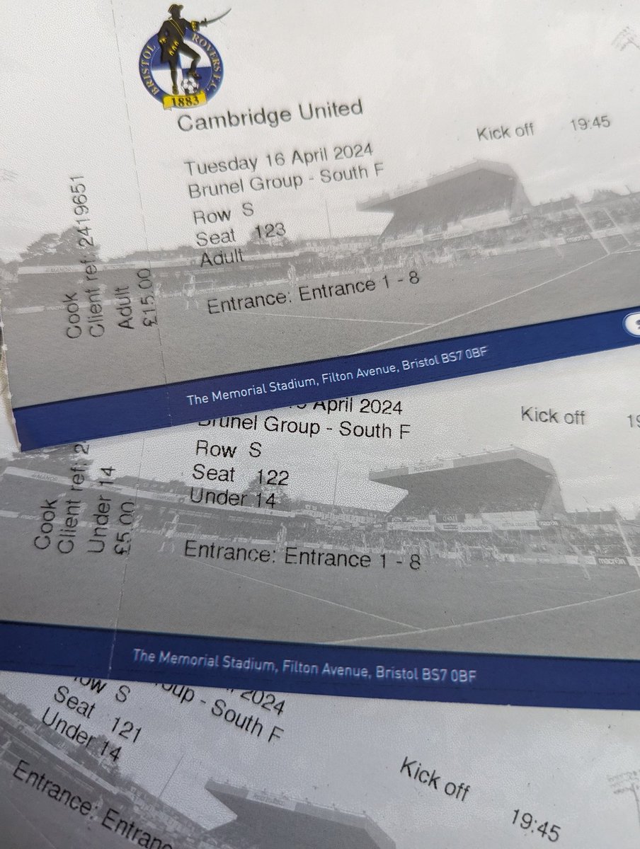 GasheadCook's tweet photo. Must be mental .. also picked up tickets for Saturday and away at Wigan ,, my boy with me at all 3 , dad coming on Saturday .. love it #GasFamily #UTG https://t.co/sicT6tHFVi