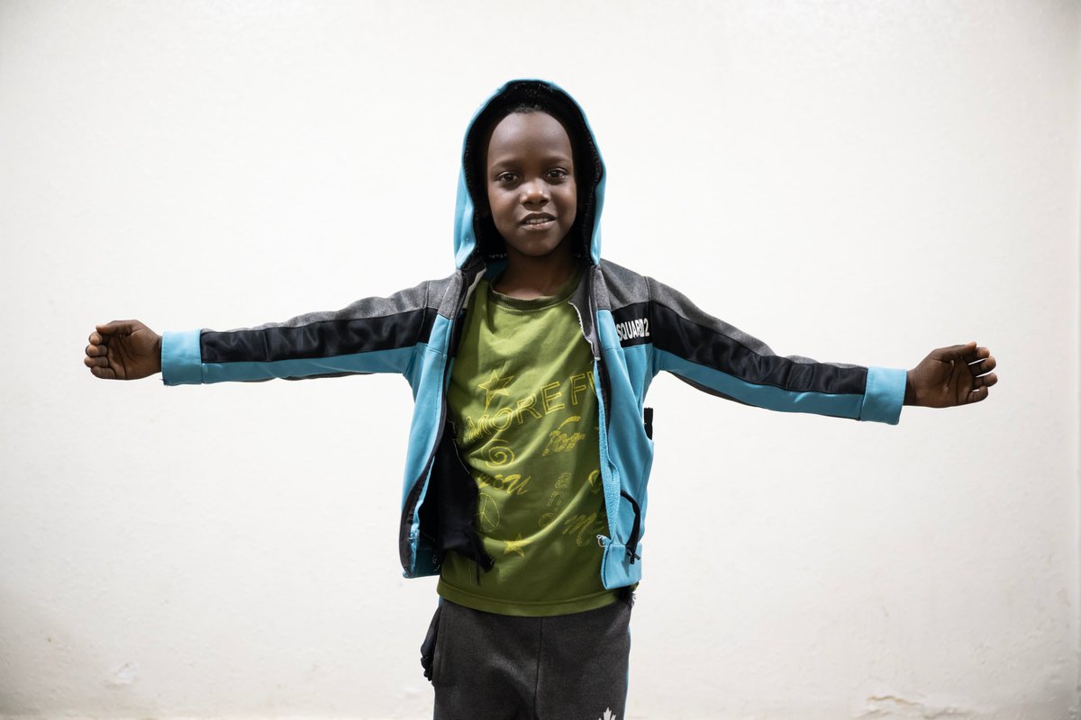 Bakry, only 6 years old, had never seen a rocket before, but he imagined it to be “that big' from the explosive sounds that he heard near his house.  ​ Read his story here: bit.ly/3UjPIgw​ Enough is enough. An immediate #ceasefire is a must to protect #ChildrenofSudan.