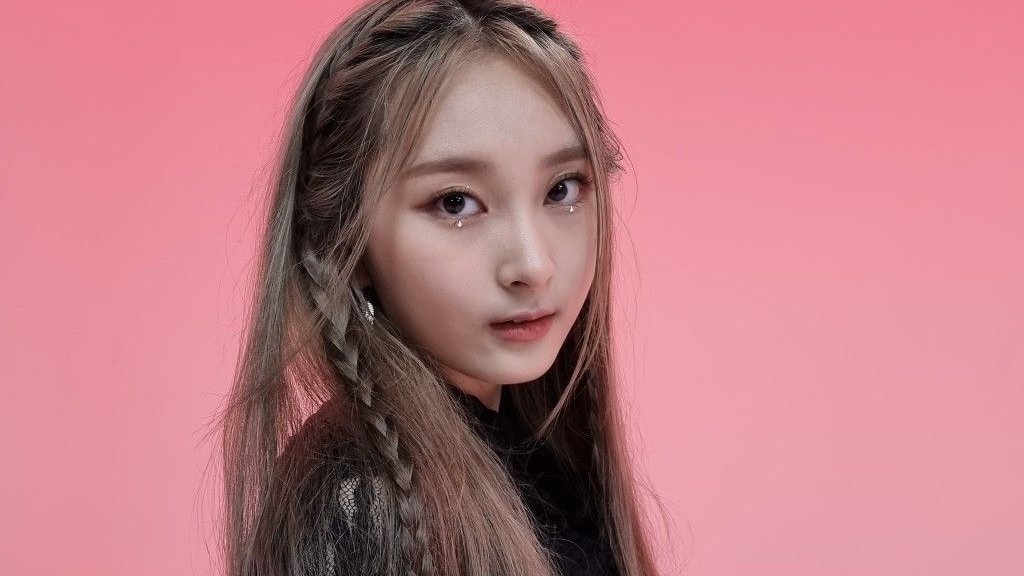 ICHILLIN' Chowon Reported to Have Fainted After Being Hit by Foul Ball on the Head During Baseball Game pannative.blogspot.com/2024/04/ichill… #ICHILLIN #Chowon #아이칠린 #초원