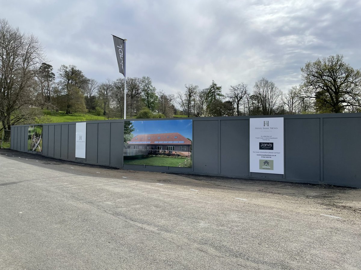 ABCFencingLtd's tweet photo. ABC Fencing team installed temporary fencing for @JarvisHomes to a new development in Hitchin!
In ground #hoarding fence is perfect solution to keeps unauthorised people out of the construction area and provides a safe working environment for the workers,
#home #development https://t.co/tqRNhCkiUW