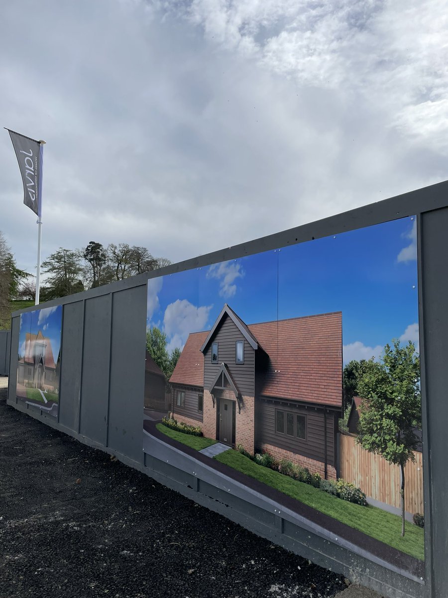 ABCFencingLtd's tweet photo. ABC Fencing team installed temporary fencing for @JarvisHomes to a new development in Hitchin!
In ground #hoarding fence is perfect solution to keeps unauthorised people out of the construction area and provides a safe working environment for the workers,
#home #development https://t.co/tqRNhCkiUW