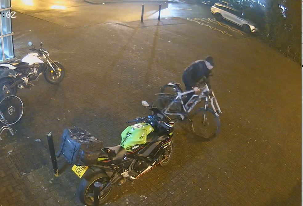 Can you help us to identify the man in this image? We would like to speak to him in connection with the theft of an electric bike worth around £1,200. from outside a gym in Ashton-on-Ribble. Info? Call 101 quoting log 1408 of 27th Feb or email 6566@lancashire.police.uk