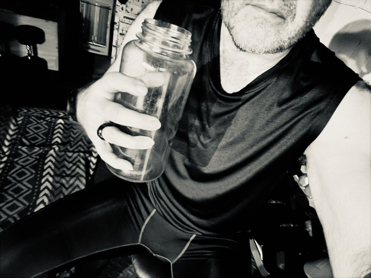 darkxfer's tweet photo. Good morning all! Tuesday calories torched 🔥🔥 Now on to the adventures of the day. Have a great one. 1️⃣ 

🍑🍌🍒

#fitfam #fitness #foxfit #thisis52 https://t.co/HR88tbYtPv