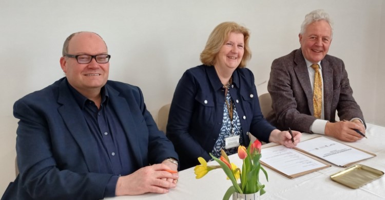 🎨🎭 We've signed a Memorandum of Understanding with Historic England and Arts Council England to work together to support Cornwall's arts, culture and heritage and promote our creative sector. More on this ➡️ orlo.uk/Support_for_Co…