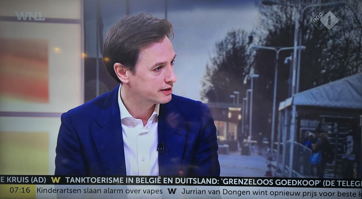 Vanochtend @WNLVandaag -Laurens Dassen over halleluja EU -Laurens Dassen over drones -Laurens Dassen over kinderpostzegels -Laurens Dassen over merkkleding -Laurens Dassen over leve migratie -Laurens Dassen over kweekvlees Volt heeft twee zeteltjes. Wat is de relevantie? #NPO