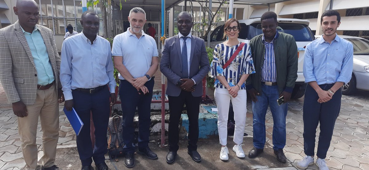 RectoratUB's tweet photo. Recontre du Recteur de l' @UB_Rumuri avec une délégation italienne de l'Université de Palme et l'ONG PALMAALIMENTA pour échanger sur les possibilités de partenariat dans les domaines tels que la science agro-alimentaire, la pharmacie, l'ecole doctorale,... @MENRS4 @radioscolaire1 https://t.co/MVkYwVi6ah