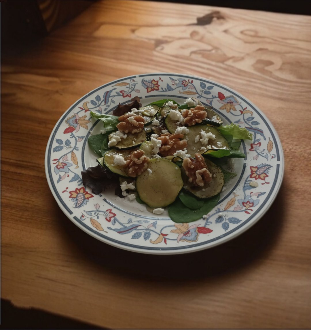 ENSALADA DE ESPINACAS Y CALABACÍN
#COCINADIVERTIDA #COCINAINFANTIL #COCINASALUDABLE #PETITCHEF #MINICHEF #PEQUECHEF #CHEFSPORUNDIA #COCINARCONNIÑOS #TALLERESDECOCINA #EXTRAESCOLARES #COCINAINFANTIL  #OBRADOIROSDECOCIÑA #CAMPAMENTOS #COCINAINTERGENERACIONAL