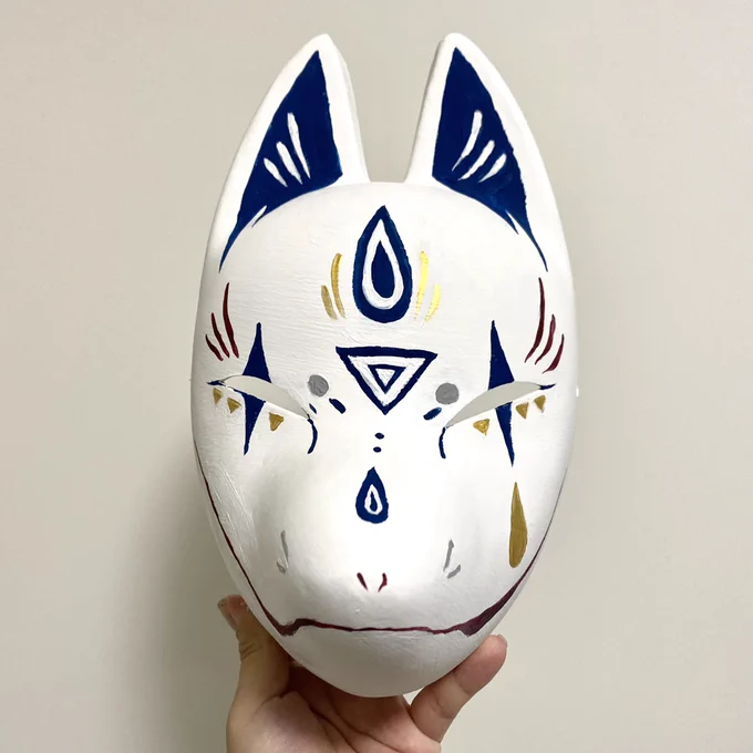 絵付けした狐面かわいいので見てください 