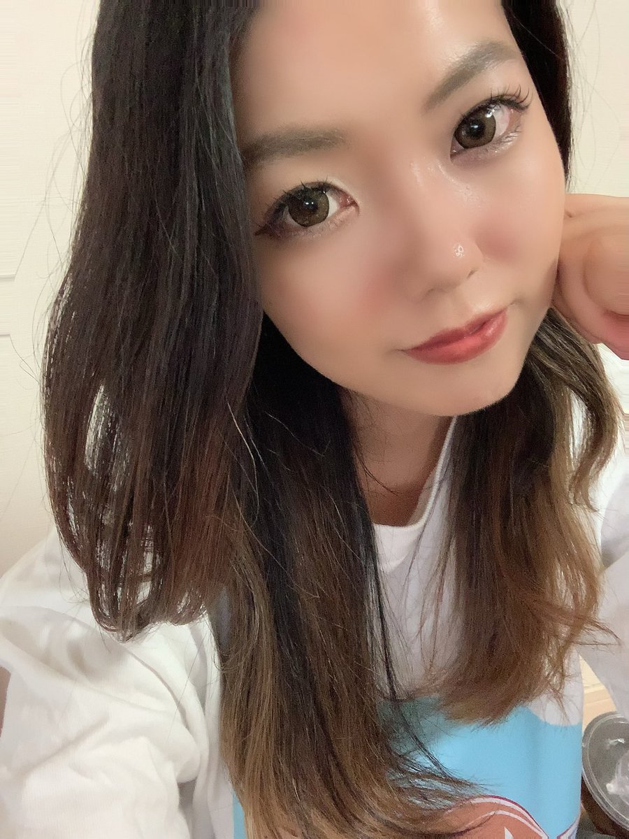 RISAHAYATA_1120's tweet photo. こんばんは🌛
今日仕事おわるの遅くて
配信できませんでした😭
なので明日昼12時よりLIVE前
配信しまーす！
来れる方きてねー🍀*゜
LIVEの取り置きも待っとりますദ്ദി ˃ ᵕ ˂ )
早田理紗出番⏰18:35~

みんなお疲れ様です🍵 https://t.co/hG9ae2QfFr