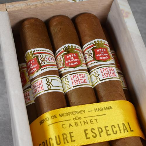 Hoyo de Monterrey Epicure Especial Cigar - Box of 10

cgarsltd.co.uk/hoyo-monterrey…

#lifeisgood #luxury #luxurylifestyle #cigaraficionado #cigaroftheday #cigarsociety #cigarlover #cigarsmoking #cigar #cigarporn #Cuban #Cubancigar #relax #cigarboss #cigarkingdom #picoftheday