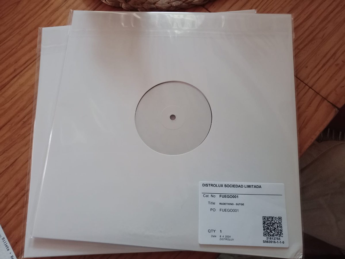 rudethingband's tweet photo. Cuanta atrás para el vinilaco con SUTGE!!!
#grindcore #hardcore #zanjas https://t.co/OjzbLlpfLn