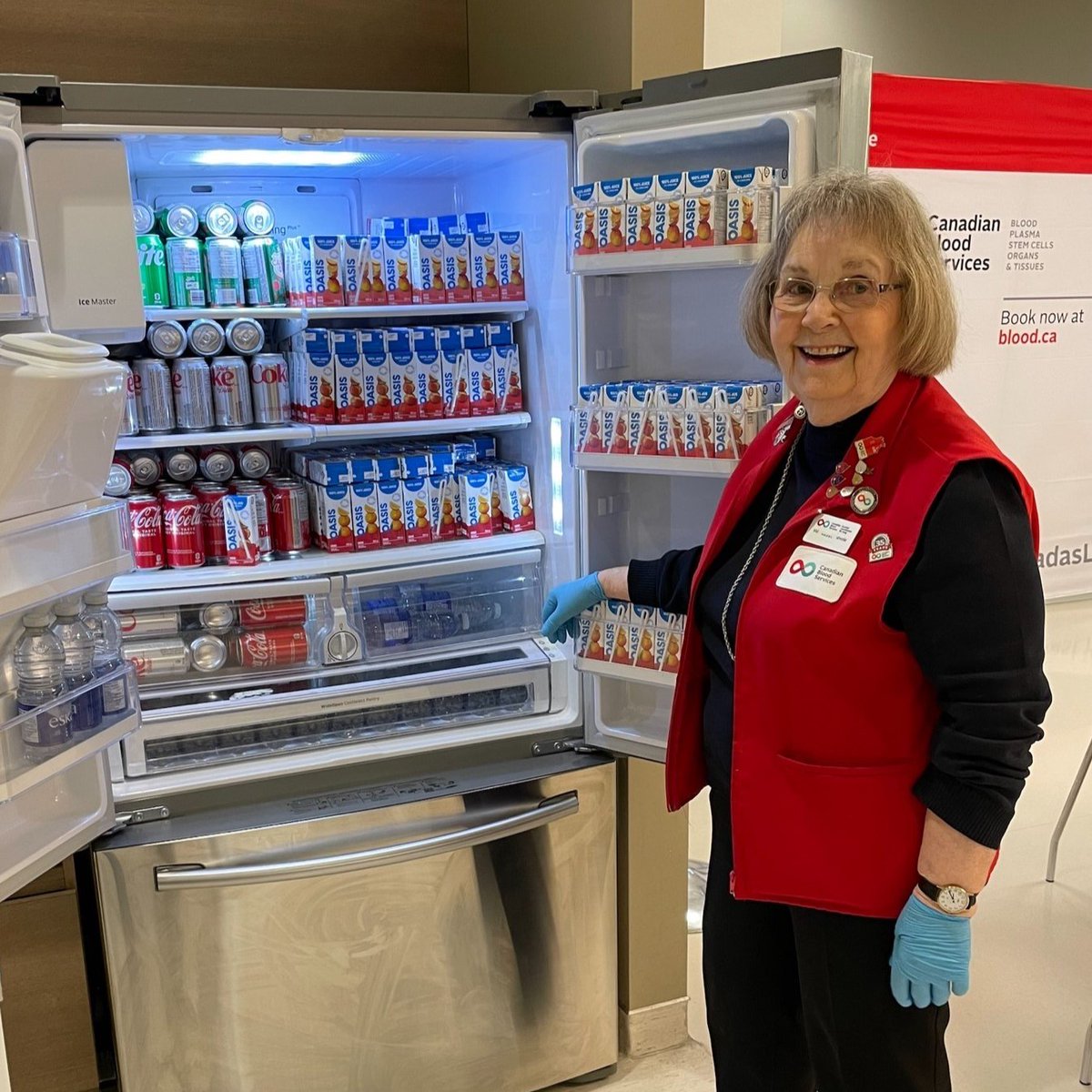 Meet Calgary Volunteer Hazel Hazel is a caring and dedicated volunteer with a 38 year history of volunteering with @CanadasLifeline! Donors and staff appreciate her gracious friendly presence, infectious smile, and sense of humour. Thank you Hazel! #NVW2024