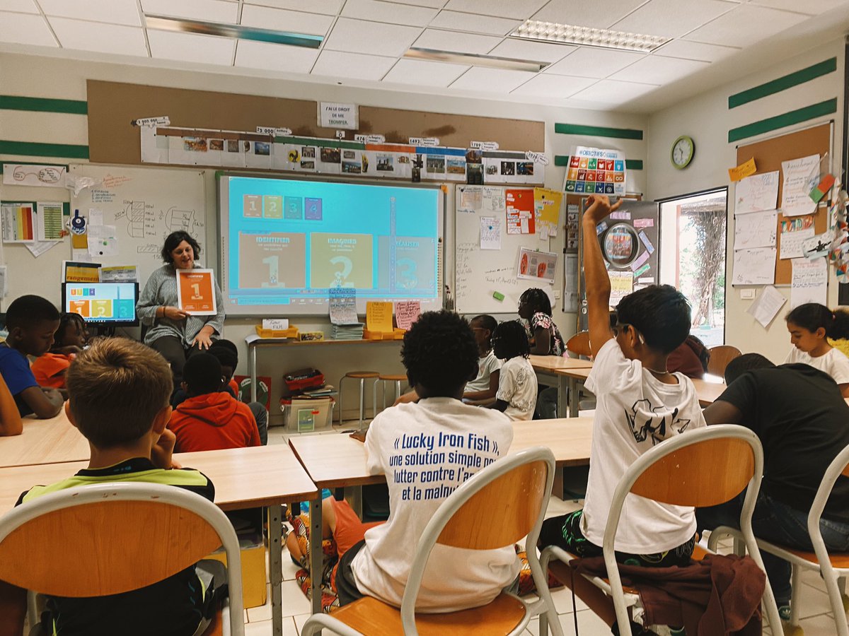 jacqueshoudoin's tweet photo. identifier un problème, imaginer une solution, réaliser et partager l’expérience… c’est le travail de plusieurs classes @lycee_mermoz de l’élémentaire guidés par @bpossibles @aefe_zao https://t.co/2MzbIYkUVa