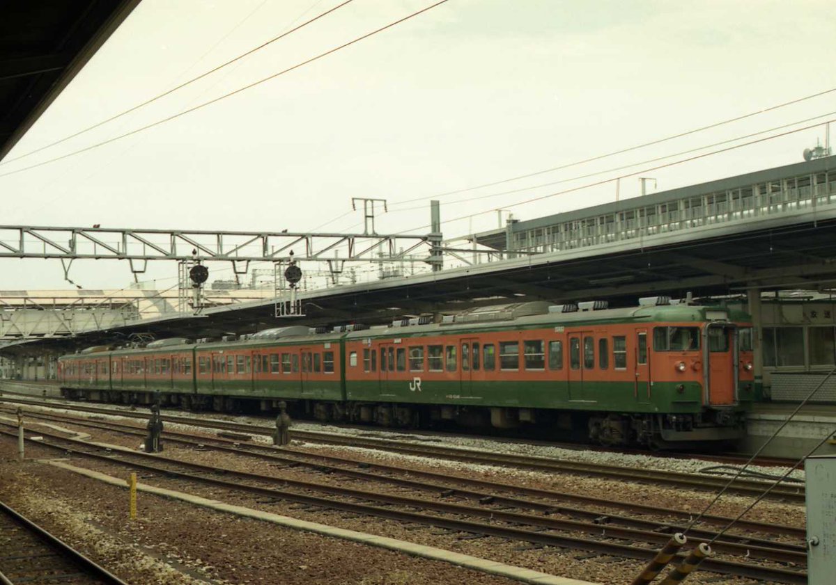 1995年頃、網干から岡山へ戻ってきました115系5800番台と、初改造転入