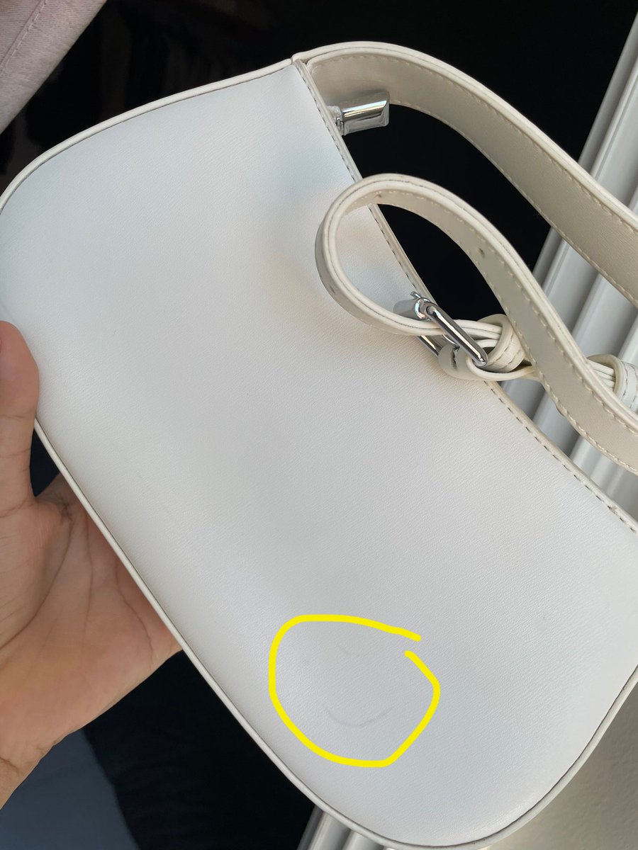 NTX1208's tweet photo. 🪄กระเป๋า korra_bag รุ่น Posey สีขาว 

ขนาด : สูง 13 cm กว้าง 25 cm ลึก 5 cm
ตำหนิตามรูป สภาพหนังดีมากก

🤍 ราคา 400฿ ค่าส่ง 20฿
 (จากราคาเต็ม 890฿)

หรือกดผ่าน shopee : https://t.co/jZkvyIIR6I

#ส่งต่อเสื้อผ้ามือสอง #ส่งต่อ #ส่งต่อกระเป๋ามือสอง #ส่งต่อกระเป๋า #กระเป๋ามือสอง https://t.co/SApGpONtJF