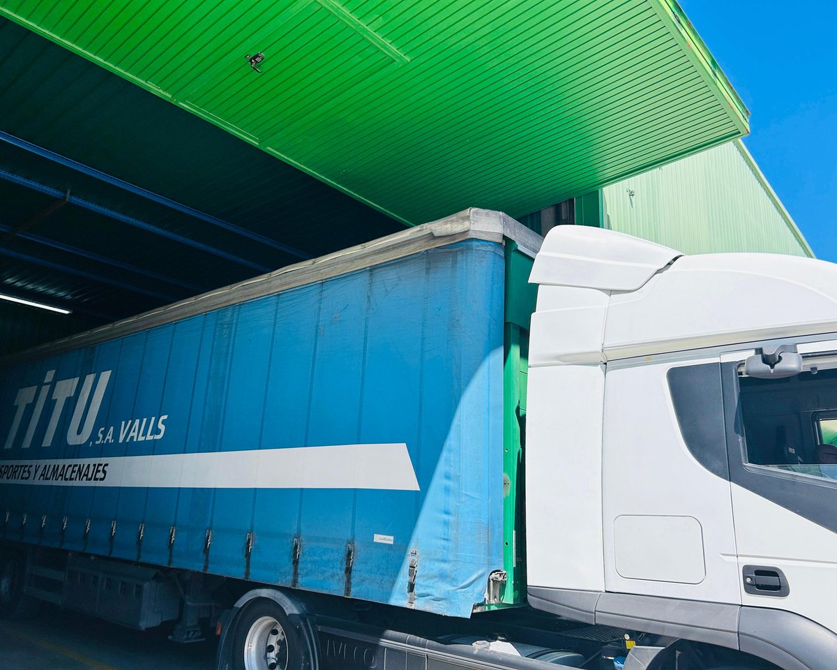 mncsls's tweet photo. Hem visitat l'empresa Transports Titu. Situada al polígon industrial de Valls té una àmplia trajectòria en el món de la logística i el transport i distribució de mercaderies per carretera. Enhorabona i gràcies per la tasca que feu.

#10comarques100trobades https://t.co/6MwVRTUl9r