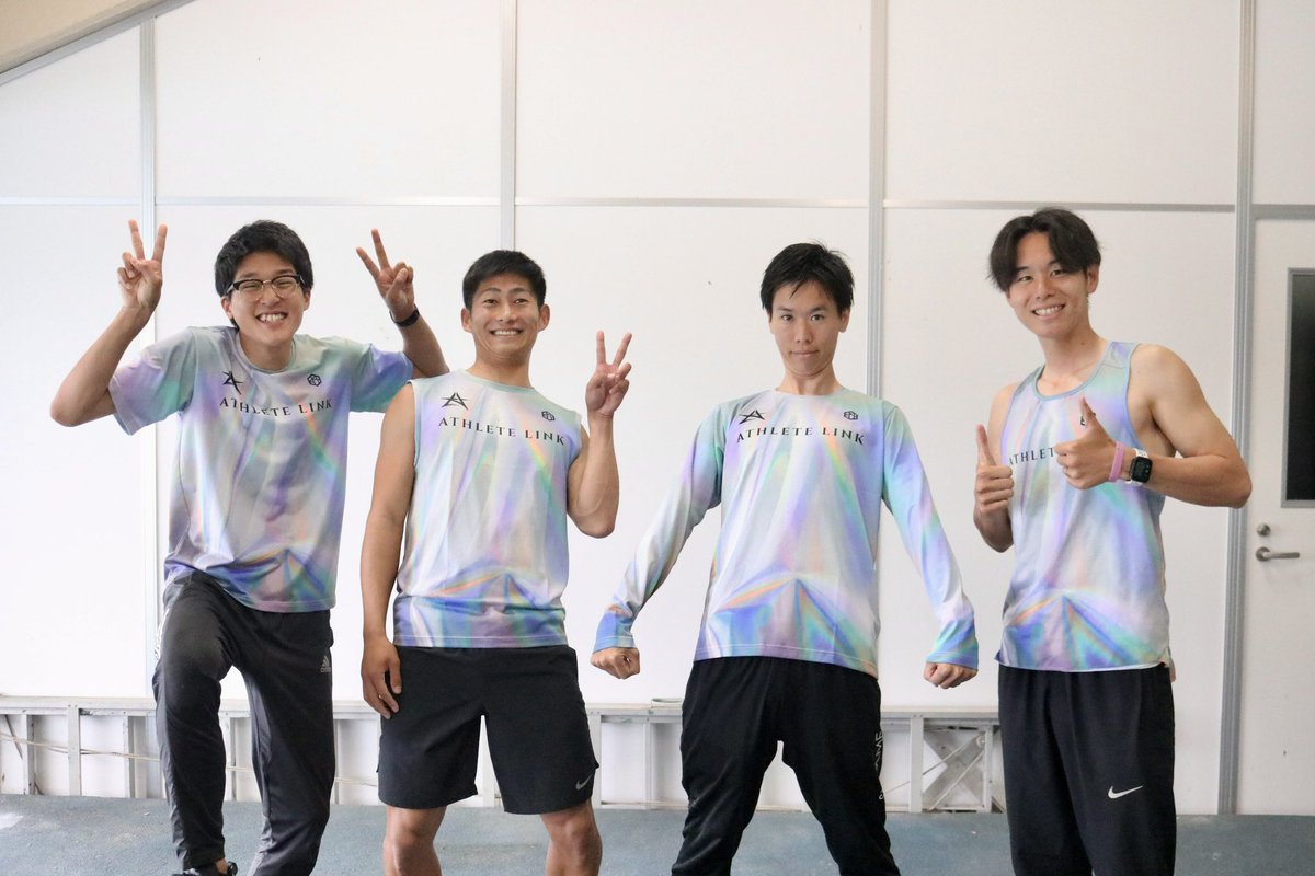 dangomu444's tweet photo. KRP ホログラムシリーズ

コイケスポーツ様に
長袖とノースリーブを新たに提供していただきました！

唯一無二のデザイン！好きすぎる！

気持ちが上がるウェアを着て、競技もさらに上を目指します！

いつも応援・サポートありがとうございます！！

#コイケスポーツ
#KOIKESPORTS
#KRP 
@koikesptf https://t.co/eenUBOqyri