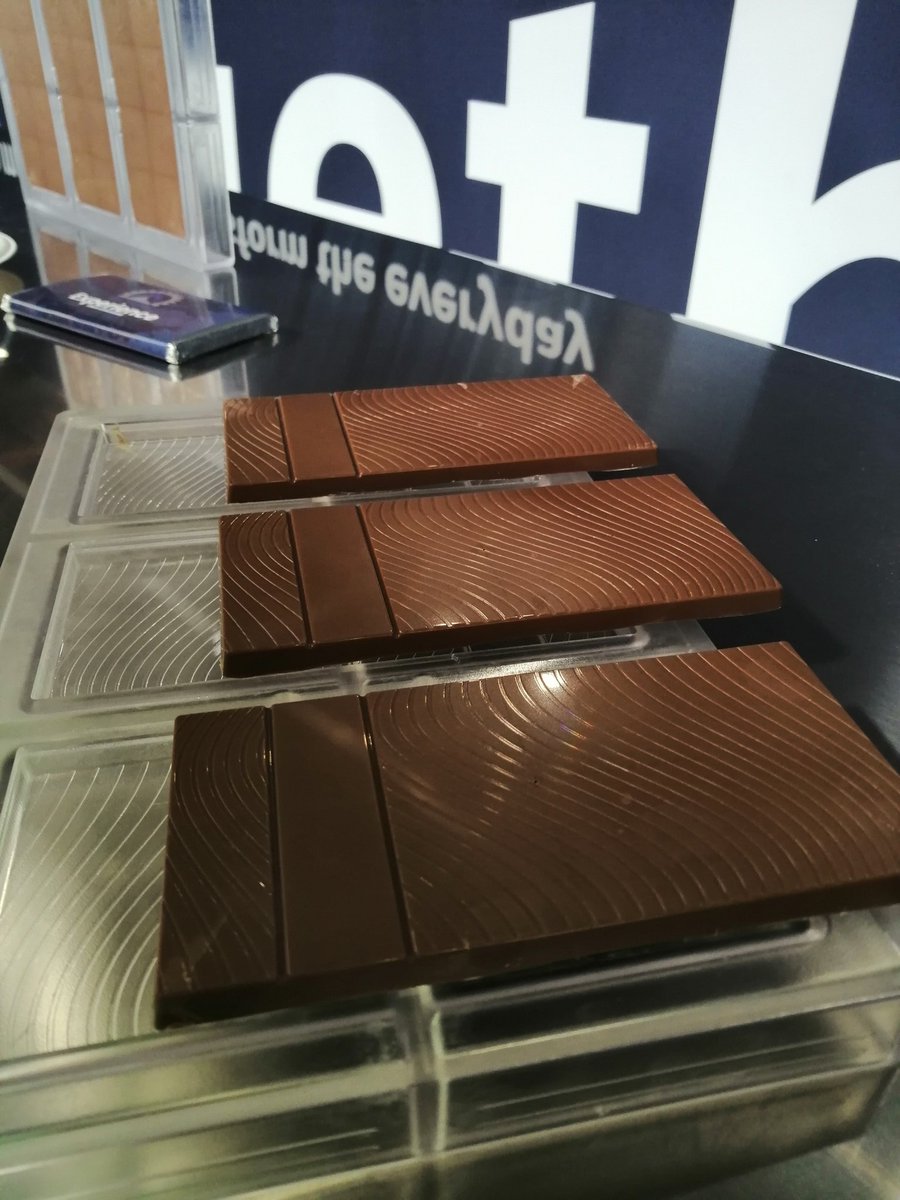 Eva Fryc tweet media