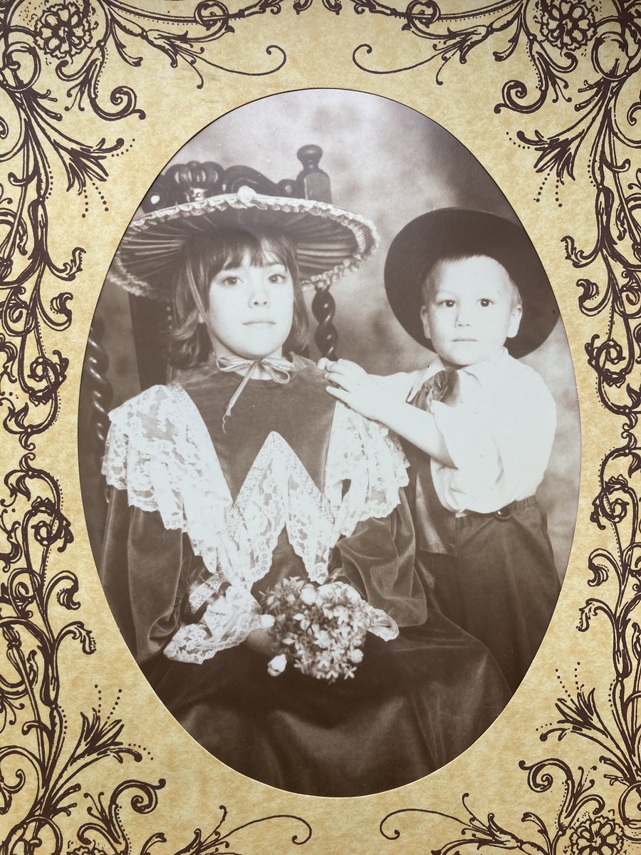 Hannah8282's tweet photo. @sarajcox Still no idea why our parents thought this photoshoot was a good idea whilst on holiday in Dorset! My brother will love me for showing the world this picture, maybe a shoutout for his 40th bday on Saturday will soften the blow… https://t.co/QerMUOyVr4