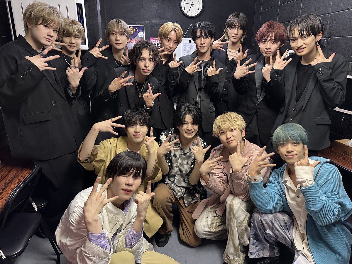 ELVA_STAFF's tweet image. Red Bull×FANJtwice  
『#MEGAFLASH -DAY2-』
supported by Red Bull ~MEN's EDITION~
@ アメリカ村FANJtwice 

#ELVA O.A 出演させていただきました!!

#MADKID さん
@MADKID_official 

#UNiFY さん
@UNiFY0601 

お写真ありがとうございました📸
今後とも宜しくお願いします‼️