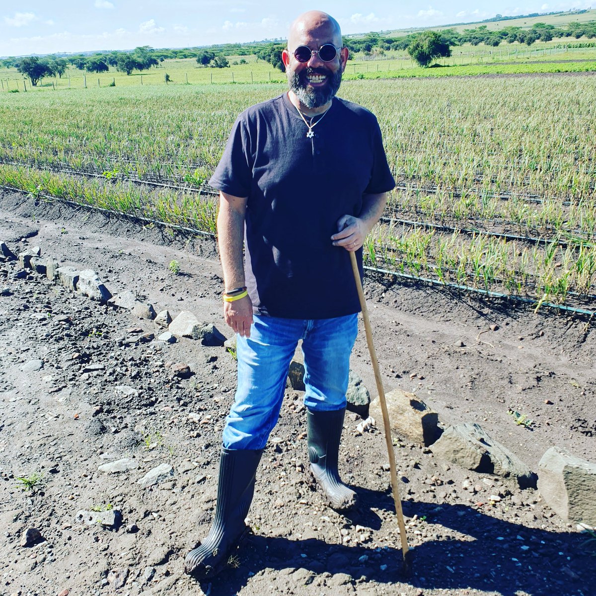 GiladMillo's tweet photo. "You pray for rain you gotta deal with the mud too. That's part of it" - Denzel Washington 🙏🏽 We thank God 🌧 #OleRaha 🧄 #GarlicFarming https://t.co/zlR7BaMSSn
